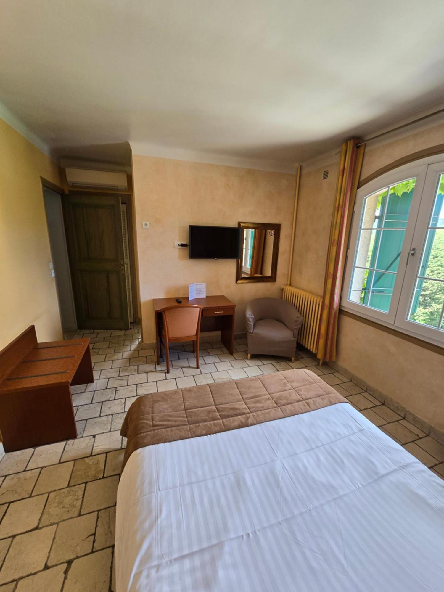 Auberge Les Aromes Grasse Buitenkant foto