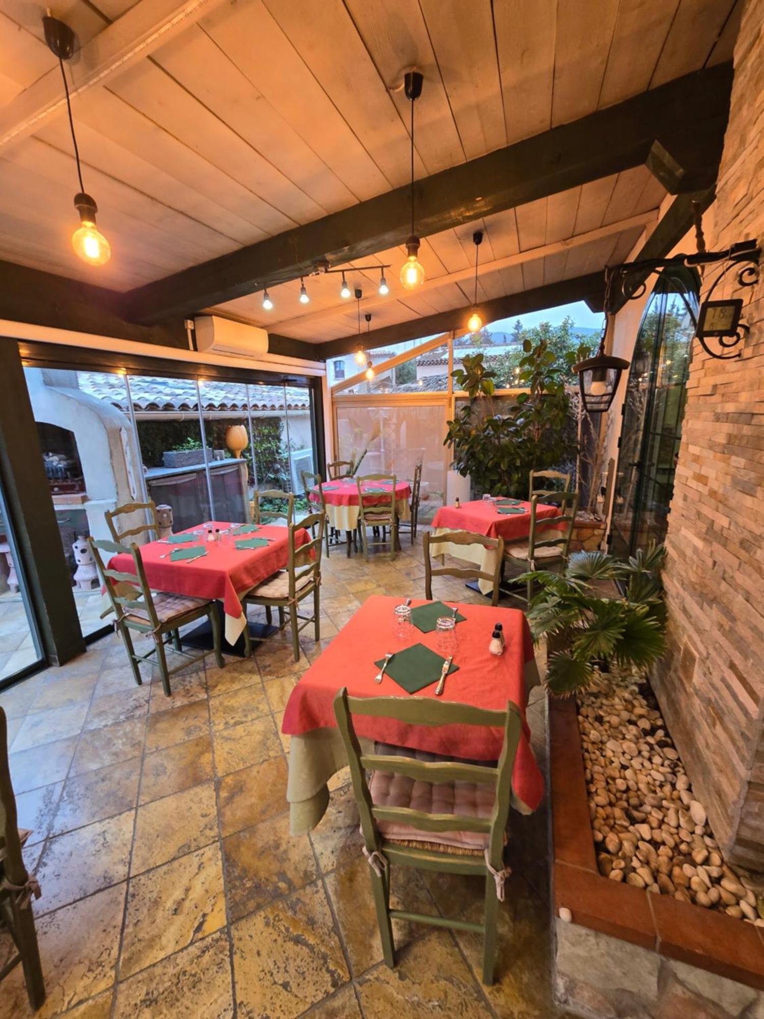 Auberge Les Aromes Grasse Buitenkant foto