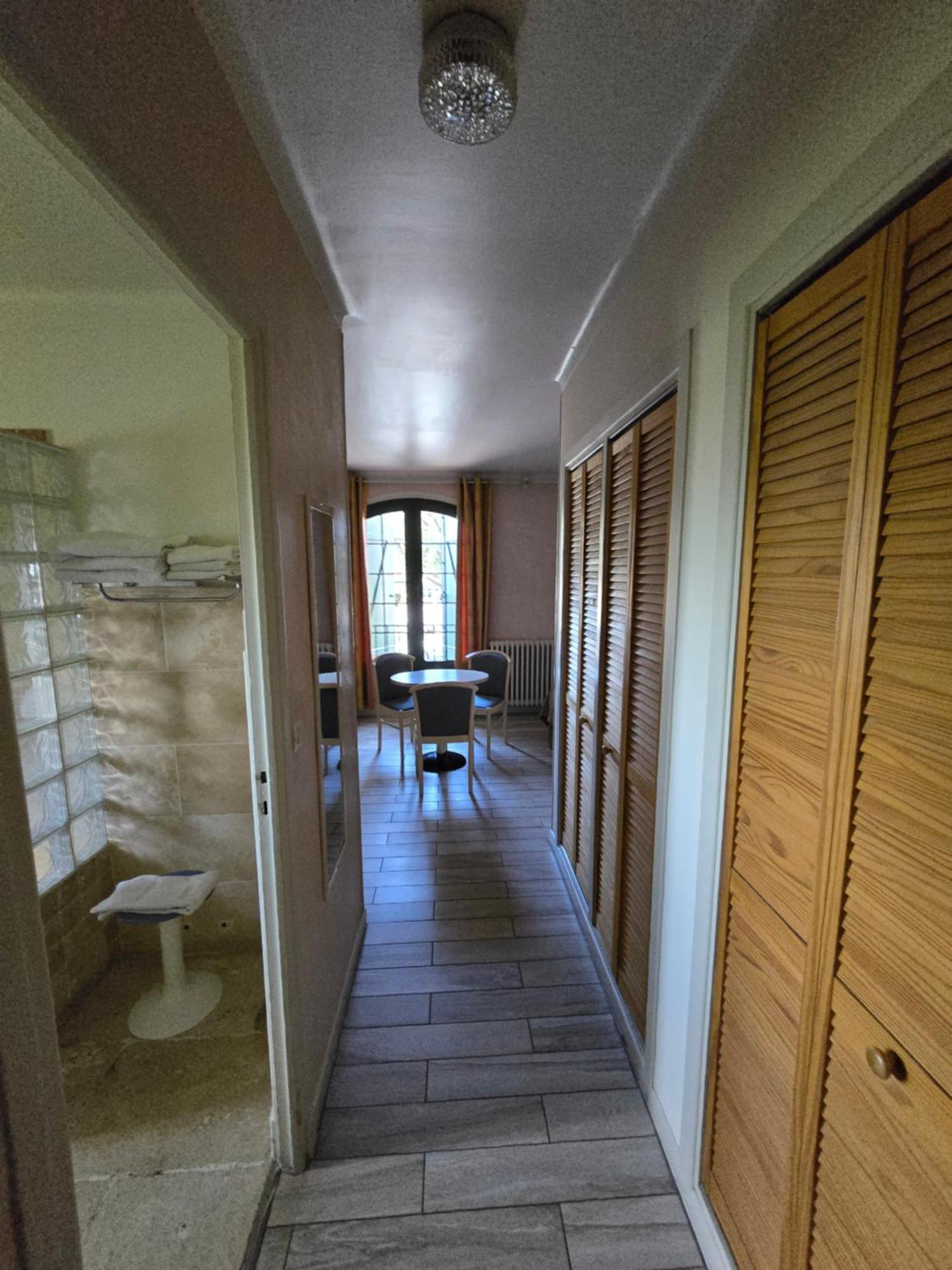 Auberge Les Aromes Grasse Buitenkant foto