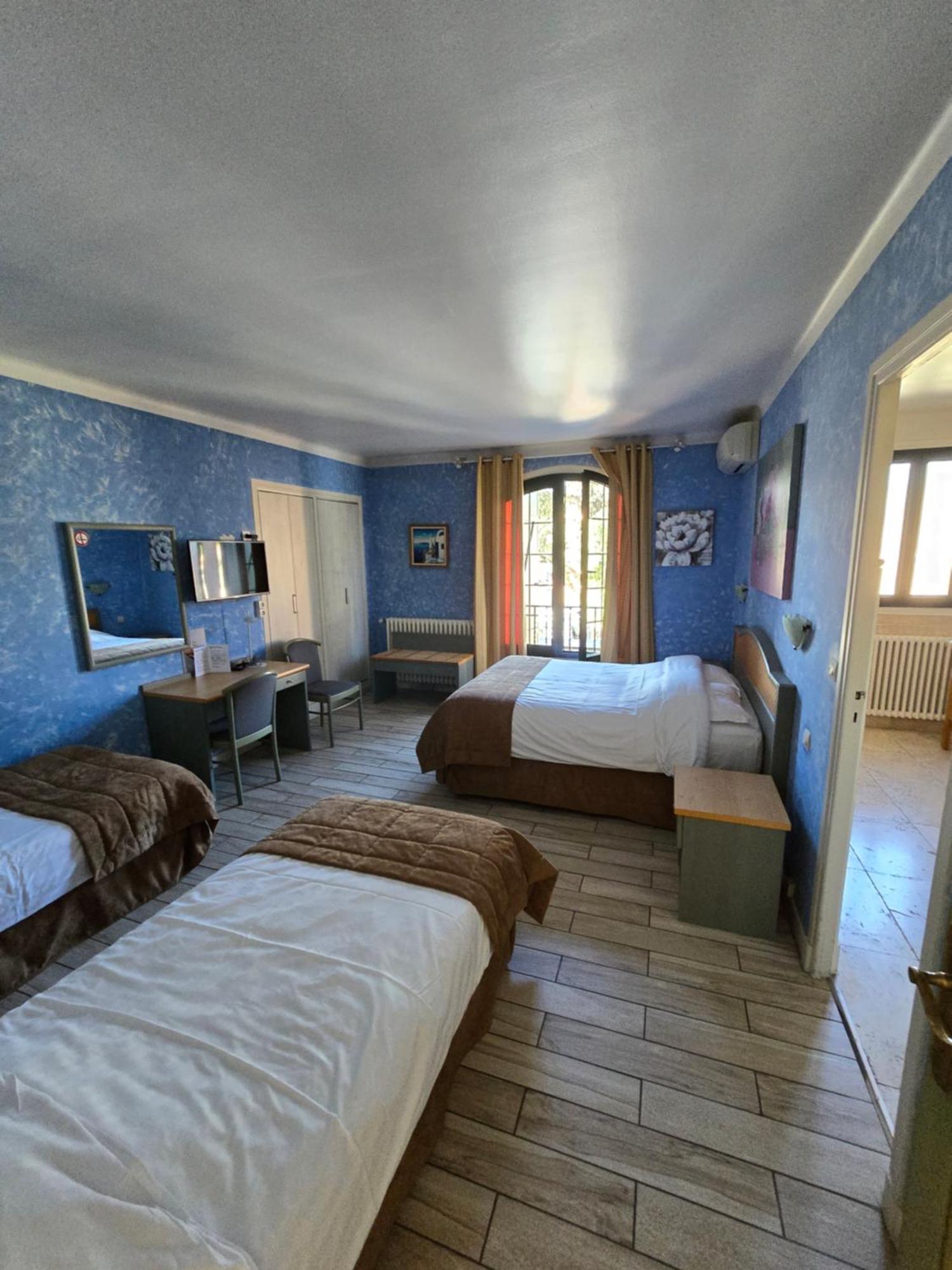 Auberge Les Aromes Grasse Buitenkant foto