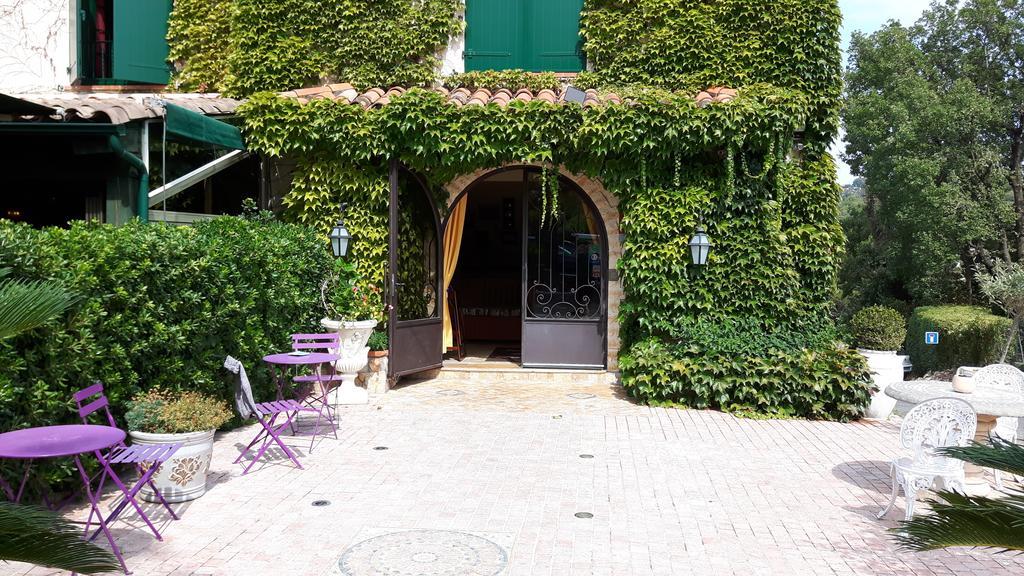 Auberge Les Aromes Grasse Buitenkant foto