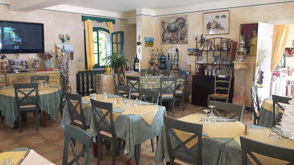 Auberge Les Aromes Grasse Buitenkant foto